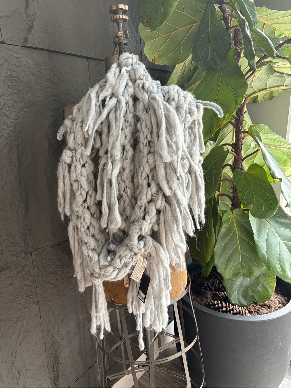 Forever 21 Chunky Knit Fringe Wall Hanging - Light Gray